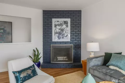 Living - 115 Moffitt St, San Francisco, CA 94131 photo 2 of 3