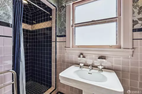 Bath - 150 St Elmo Way, San Francisco, CA 94127 photo 2 of 4