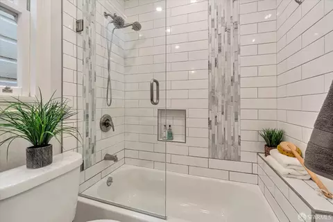 Bath - 57 Maynard St, San Francisco, CA 94112 photo 2 of 3