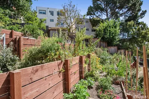 Exterior - 40 Costa St, San Francisco, CA 94110 photo 5 of 6