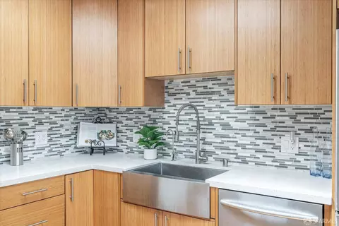Kitchen - 1723 46th Ave, San Francisco, CA 94122 photo 3 of 7