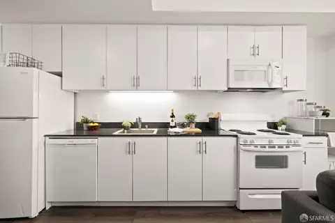 Kitchen - 285 Main St #608, San Francisco, CA 94105 photo 2 of 2