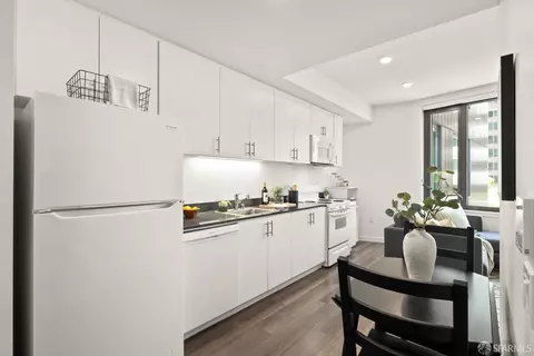 Kitchen - 285 Main St #608, San Francisco, CA 94105 photo 1 of 2