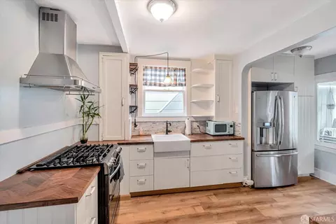 Kitchen - 251 De Long St, San Francisco, CA 94112 photo 5 of 5