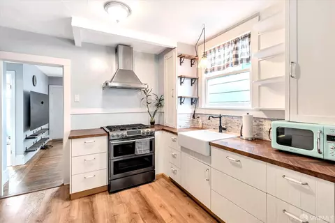 Kitchen - 251 De Long St, San Francisco, CA 94112 photo 2 of 5