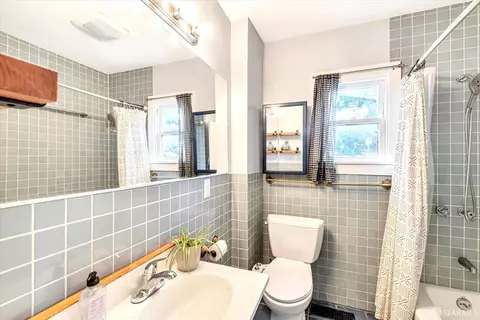 Bath - 251 De Long St, San Francisco, CA 94112 photo 2 of 2
