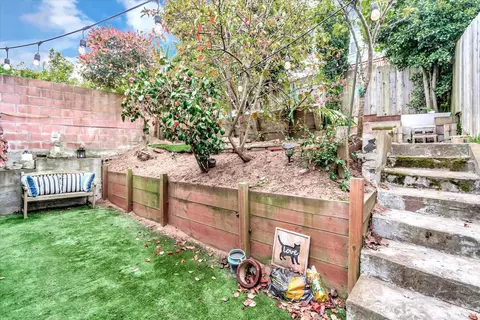 Exterior - 251 De Long St, San Francisco, CA 94112 photo 6 of 7