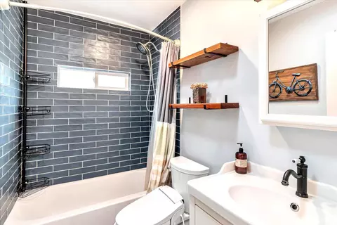 Bath - 251 De Long St, San Francisco, CA 94112 photo 1 of 2