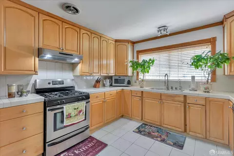 Kitchen - 615 Morse Ave, Sunnyvale, CA 94085 photo 1 of 2