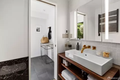 Bath - 65 Gladys St, San Francisco, CA 94110 photo 4 of 4