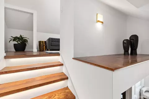Entry Way - 65 Gladys St, San Francisco, CA 94110 photo 3 of 7