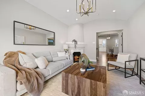 63 W Cavour St, Daly City, CA 94014