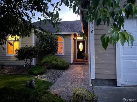 1710 Camellia Dr, Mckinleyville, CA 95519