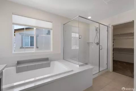 Bath - 9014 Surge Way, Newark, CA 94560 photo 5 of 6