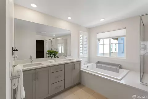 Bath - 9014 Surge Way, Newark, CA 94560 photo 4 of 6