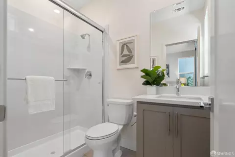 Bath - 9014 Surge Way, Newark, CA 94560 photo 6 of 6