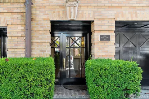 2961 Pacific Ave, San Francisco, CA 94115 photo 3