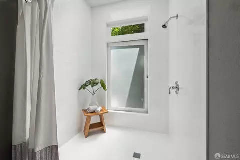 Bath - 1908 Broadway St, San Francisco, CA 94109 photo 4 of 5