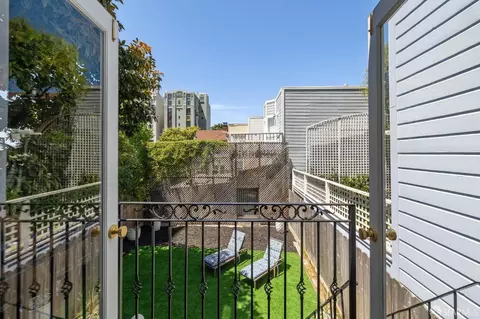 Exterior - 1908 Broadway St, San Francisco, CA 94109 photo 4 of 14