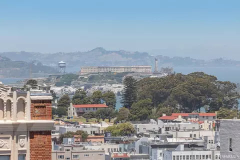 View/Area - 1908 Broadway St, San Francisco, CA 94109 photo 2 of 4
