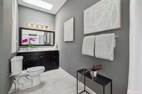 Bath - 1908 Broadway St, San Francisco, CA 94109 photo 2 of 5