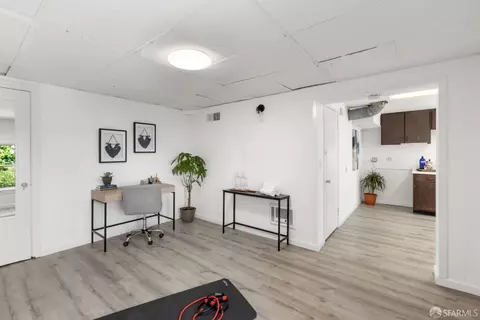 Entry Way - 430 Hanover St, San Francisco, CA 94112 photo 2 of 3