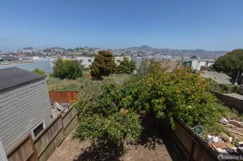 Exterior - 430 Hanover St, San Francisco, CA 94112 photo 4 of 12