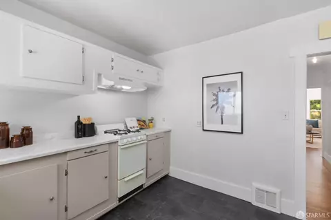 Kitchen - 430 Hanover St, San Francisco, CA 94112 photo 1 of 3