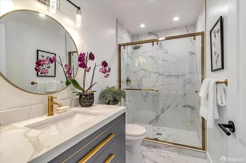 Bath - 5007 Palmetto Ave #39, Pacifica, CA 94044 photo 1 of 9