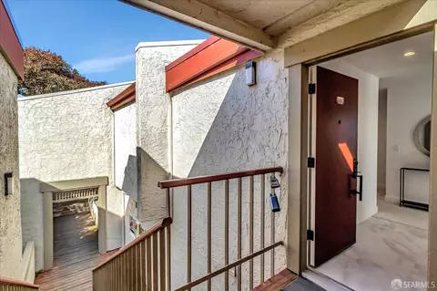 Entry Way - 5007 Palmetto Ave #39, Pacifica, CA 94044 photo 1 of 3