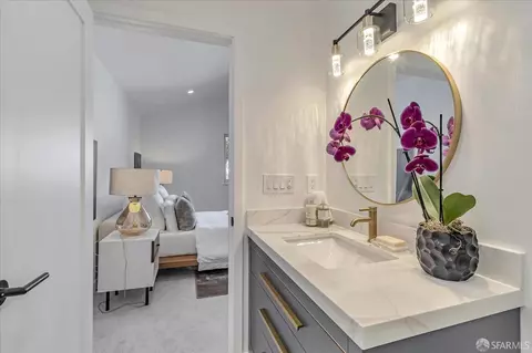Bath - 5007 Palmetto Ave #39, Pacifica, CA 94044 photo 2 of 9