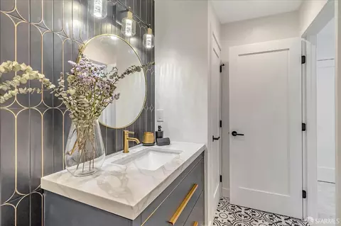 Bath - 5007 Palmetto Ave #39, Pacifica, CA 94044 photo 8 of 9