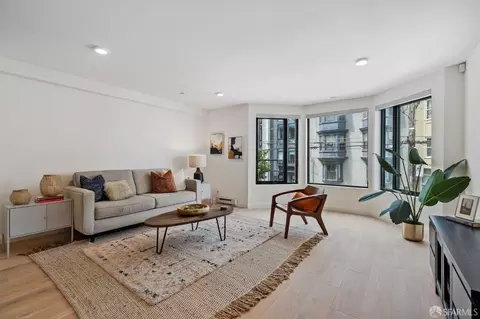 1624 Larkin St #1, San Francisco, CA 94109