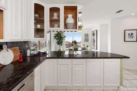 Kitchen - 2000 15th Ave, San Francisco, CA 94116 photo 2 of 4