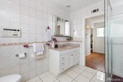 Bath - 2000 15th Ave, San Francisco, CA 94116 photo 1 of 3