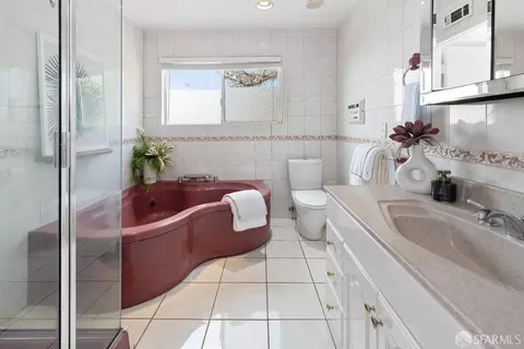 Bath - 2000 15th Ave, San Francisco, CA 94116 photo 2 of 3