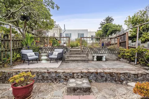 Exterior - 1722 10th Ave, San Francisco, CA 94122 photo 4 of 5