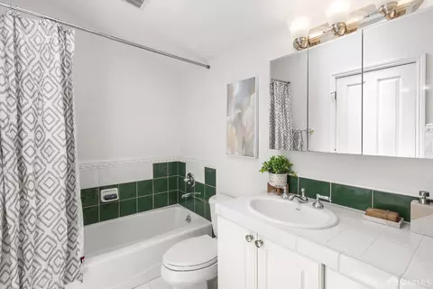 Bath - 2416 16th Ave, San Francisco, CA 94116 photo 3 of 4