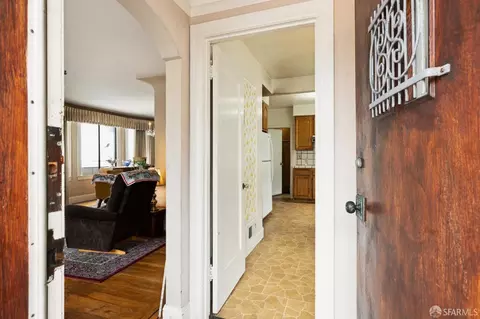 Entry Way - 38 Murray St, San Francisco, CA 94112 photo 1 of 2