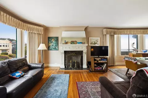 Living - 38 Murray St, San Francisco, CA 94112 photo 2 of 4