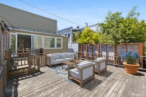 Exterior - 1902 Baker St, San Francisco, CA 94115 photo 4 of 8