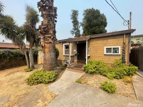 8420 Birch St, Oakland, CA 94621 photo 2