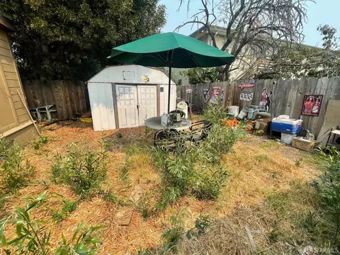 8420 Birch St, Oakland, CA 94621 photo 9