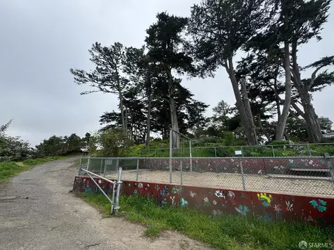 Exterior - 331 Shields St, San Francisco, CA 94132 photo 4 of 4