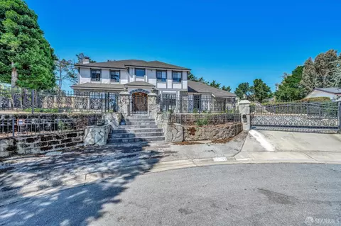 2919 Churchill Dr, Hillsborough, CA 94010