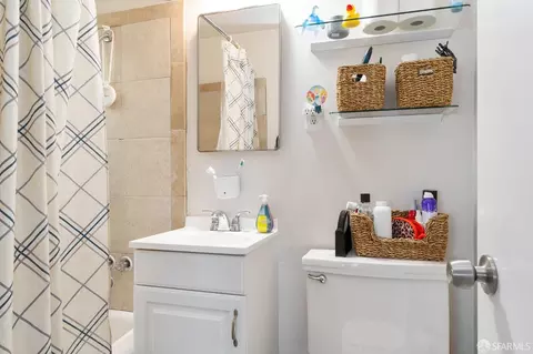 Bath - 3621 20th St, San Francisco, CA 94110 photo 3 of 4