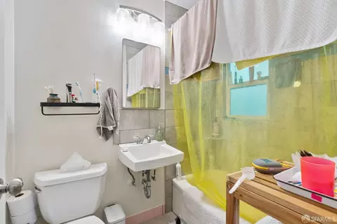 Bath - 3621 20th St, San Francisco, CA 94110 photo 2 of 4