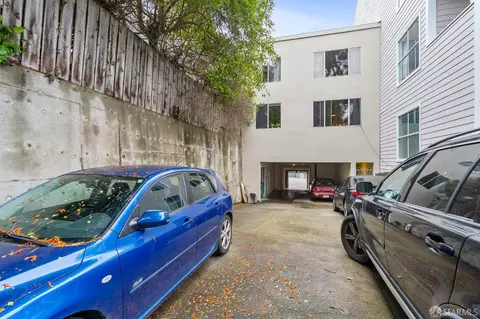 Exterior - 3621 20th St, San Francisco, CA 94110 photo 5 of 11