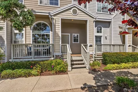 360 Meridian Dr, Redwood City, CA 94065