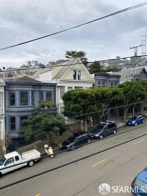 4642 18th St, San Francisco, CA 94114 photo 2